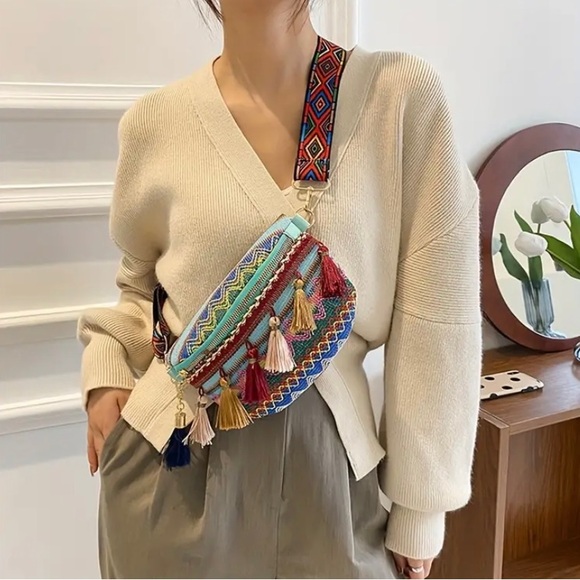 New Boho Style Tassel Fanny Pack Colorblock Crossbody Shoulder Bag NWT Aztec - Picture 9 of 16
